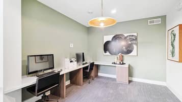 Apartment, Balcony | Business center