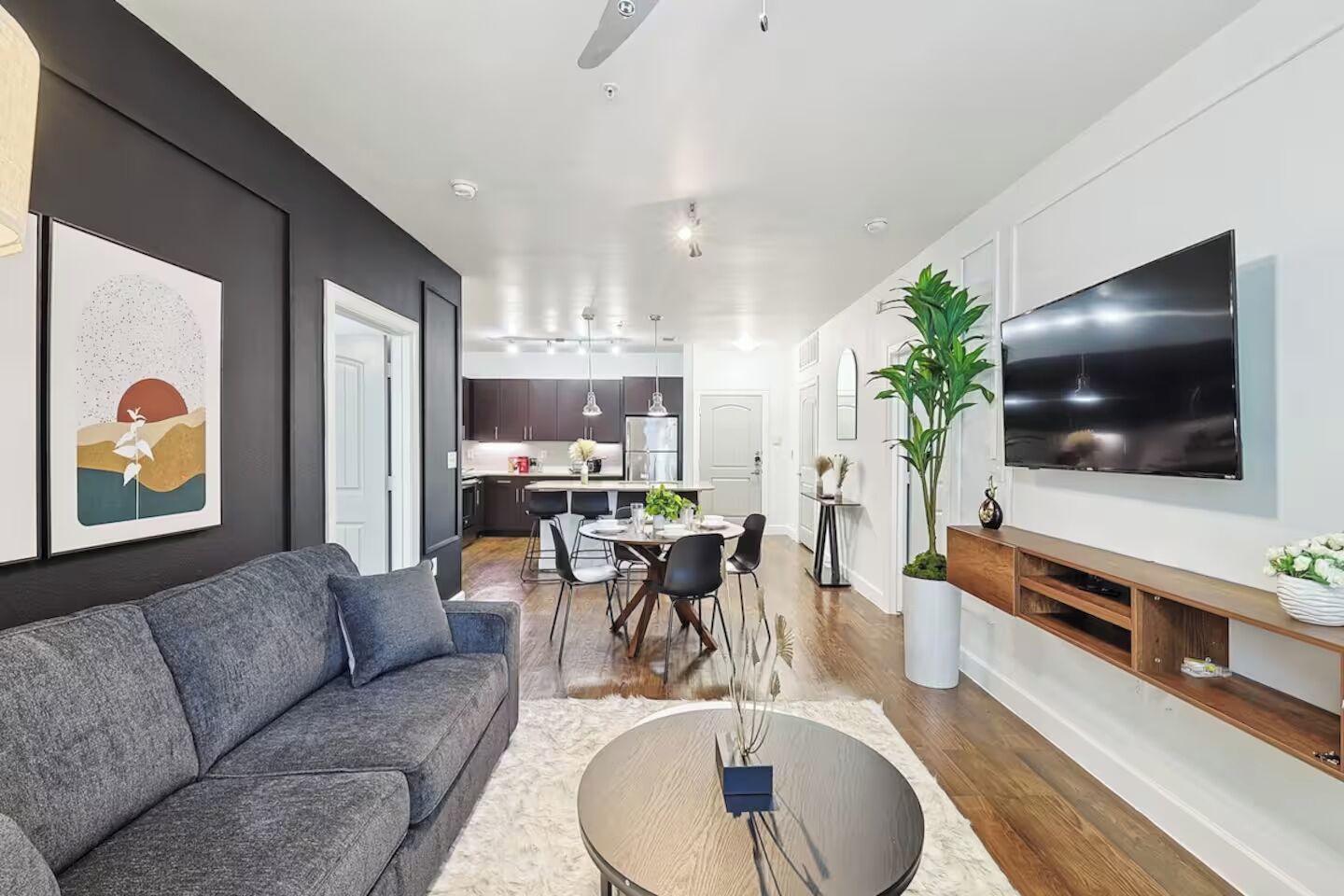Apartment, Balcony | Living area