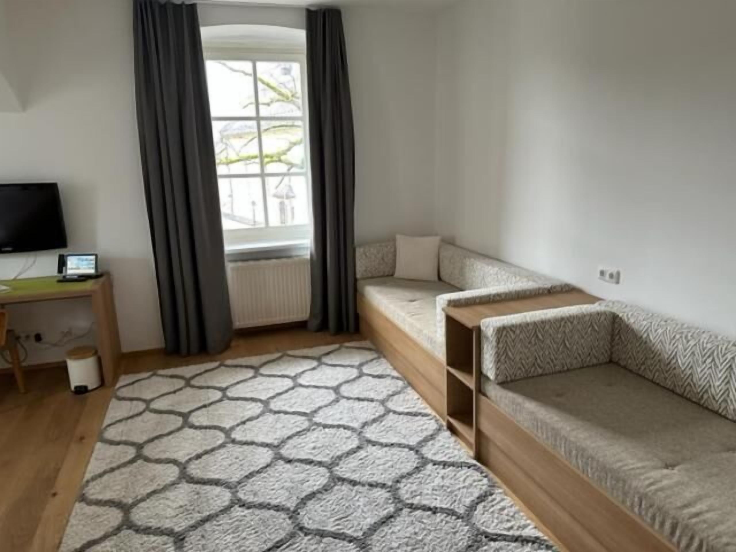 Standard Double or Twin Room | Living area