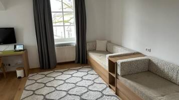 Standard Double or Twin Room | Living area