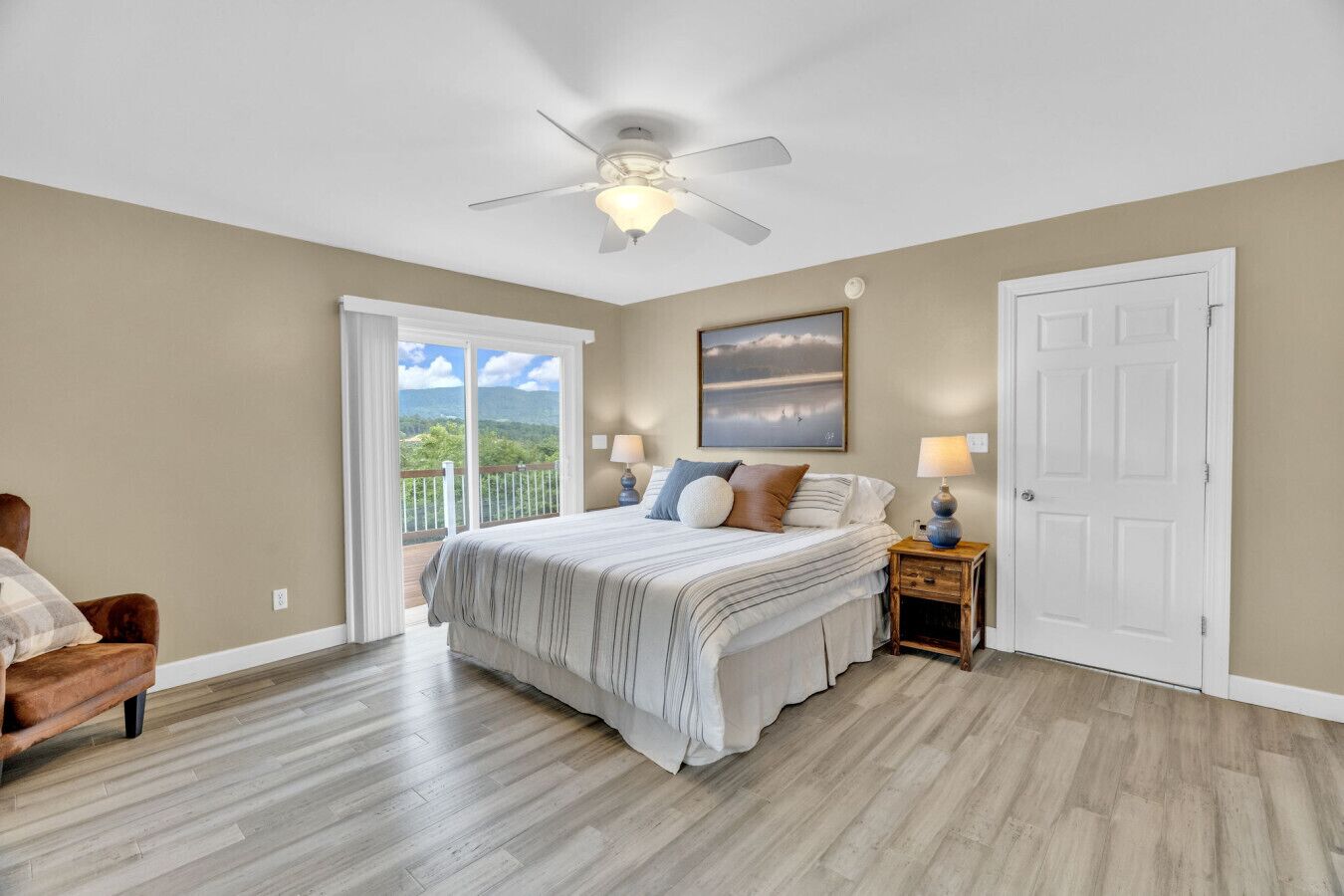 3 Schlafzimmer, Bügeleisen/Bügelbrett, WLAN, Bettwäsche