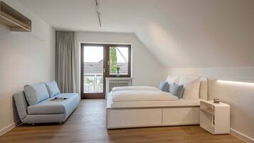 1 Schlafzimmer, Schreibtisch, WLAN, Bettwäsche
