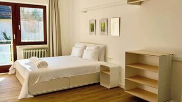 1 quarto, escrivaninha, Wi-Fi, roupa de cama