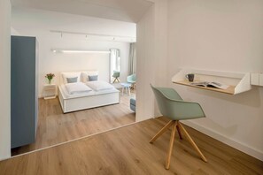 2 slaapkamers, een bureau, wifi, beddengoed