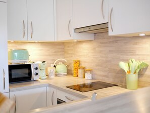 Private kitchen - Just 50 meters from the Marines de Cogolin beach! (Cogolin)