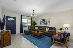TV, offices - Private Pool, Games & BBQ Near State Farm Stadium (Glendale)