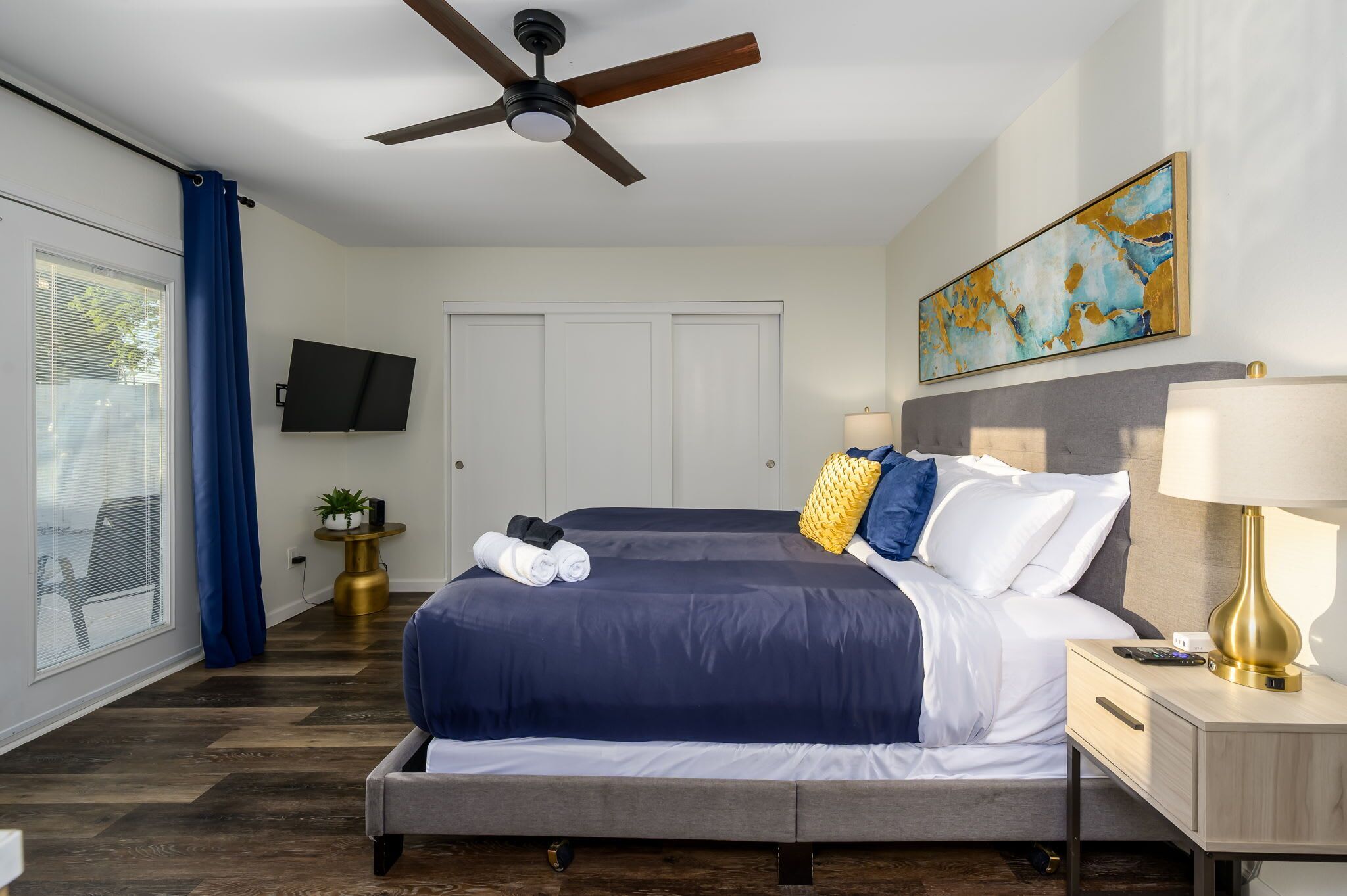 4 bedrooms, desk, iron/ironing board, travel cot