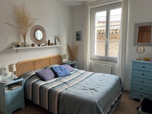 2 bedrooms, iron/ironing board, WiFi - THE BLUE HOUSE (Grimaud)