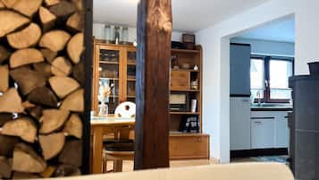 TV, fireplace, DVD player