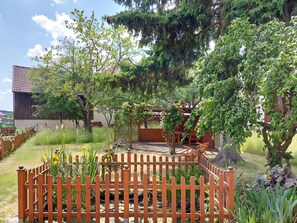 Property grounds - Immergrün Apartment – Your Relaxing Retreat with Heart & Dog in the Countryside (Stetten am kalten Markt)