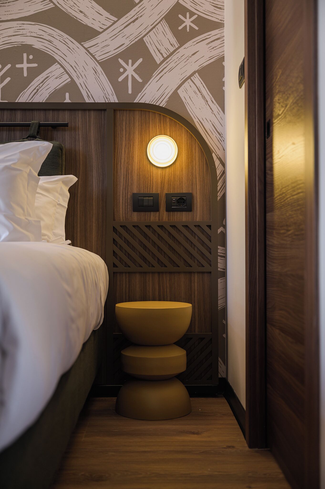 Hypo-allergenic bedding, minibar, in-room safe, soundproofing