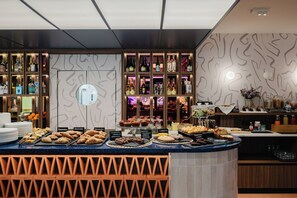 Free daily continental breakfast  - MOKO LIFESTYLE HOTEL-Nuova apertura 2026 (Milano Marittima)