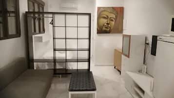 Family Apartment | Laptop workspace, free WiFi