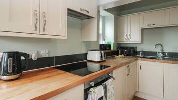 Dishwasher, cookware/dishes/utensils