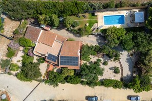 Exterior - Villa Luce, surrounded by greenery a short distance from the sea (Torre Delle Stelle (Maracalagonis))