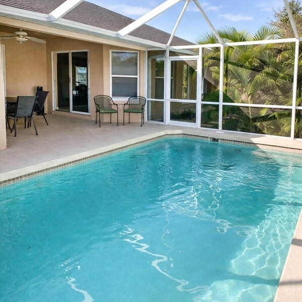 Outdoor pool, a heated pool