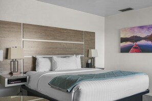 1 bedroom, iron/ironing board, WiFi, bed sheets - Charming King Room with Peaceful Setting & Lake Views (Polson)