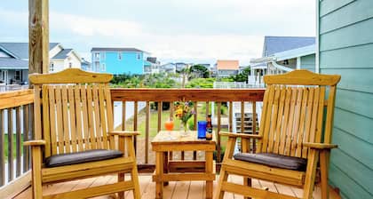 3-bedroom cottage in Holden Beach steps away from the Public Beach Access