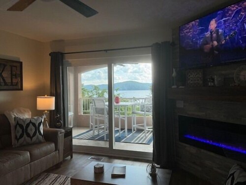 Epic Table Rock Lake Views | Minutes to Branson