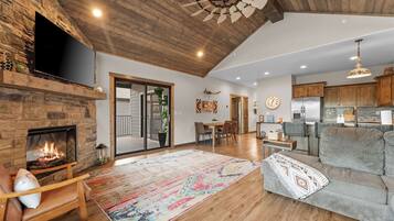 Smart TV, fireplace