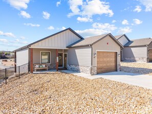 Exterior - 3 bdrm w Private Hot Tub, Media Room & Boat Slip! (Branson)