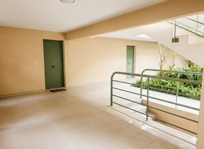 Interior - Cannes Garden Studio with Shared Pool Private Terrace Walk to Palais & Beach (Cannes)