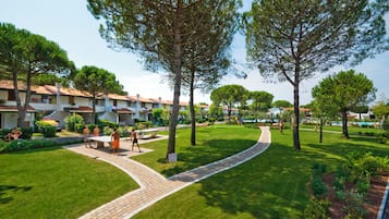 Apartment, 3 Bedrooms, Balcony, Garden View | Property grounds