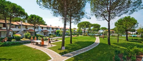 Apartment, 3 Bedrooms, Balcony, Garden View | Property grounds