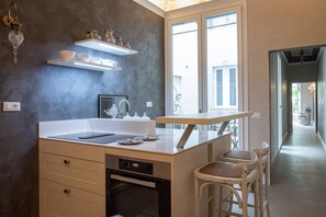 Private kitchen - Elegant Apart with private garden and courtyard (Firenze)