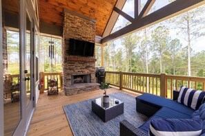 Floor plan - Cozy Mountain Cabin Hot Tub & Fire Pit (Ellijay)