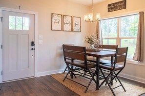 Floor plan - Cozy Mountain Cabin Hot Tub & Fire Pit (Ellijay)