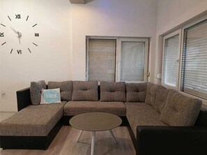 TV - Apartment Sofia, 200m from the beach (Bibinje)