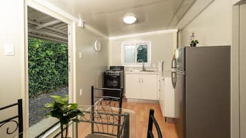 Standard House, Pets allowed, Mountain View | Private kitchen | Oven, stovetop