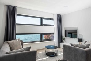 TV - Beachfront Villa Fresca (F3) Luxury Apartment 4+1 (Bibinje)