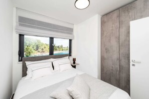 Iron/ironing board, free WiFi, bed sheets - Beachfront Villa Fresca (F3) Luxury Apartment 4+1 (Bibinje)