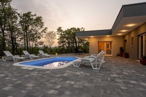 Pool - Villa Nadalina with swimming pool (Lovreć)