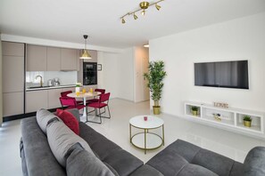Smart TV - Apartment with rooftop pool A1, Bibinje (Bibinje)