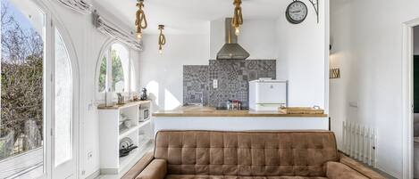 Fernseher, Tischtennisplatte