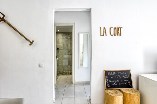 Villa 'Masia Cal Ros' with Mountain Views, Wi-Fi and Air Conditioning