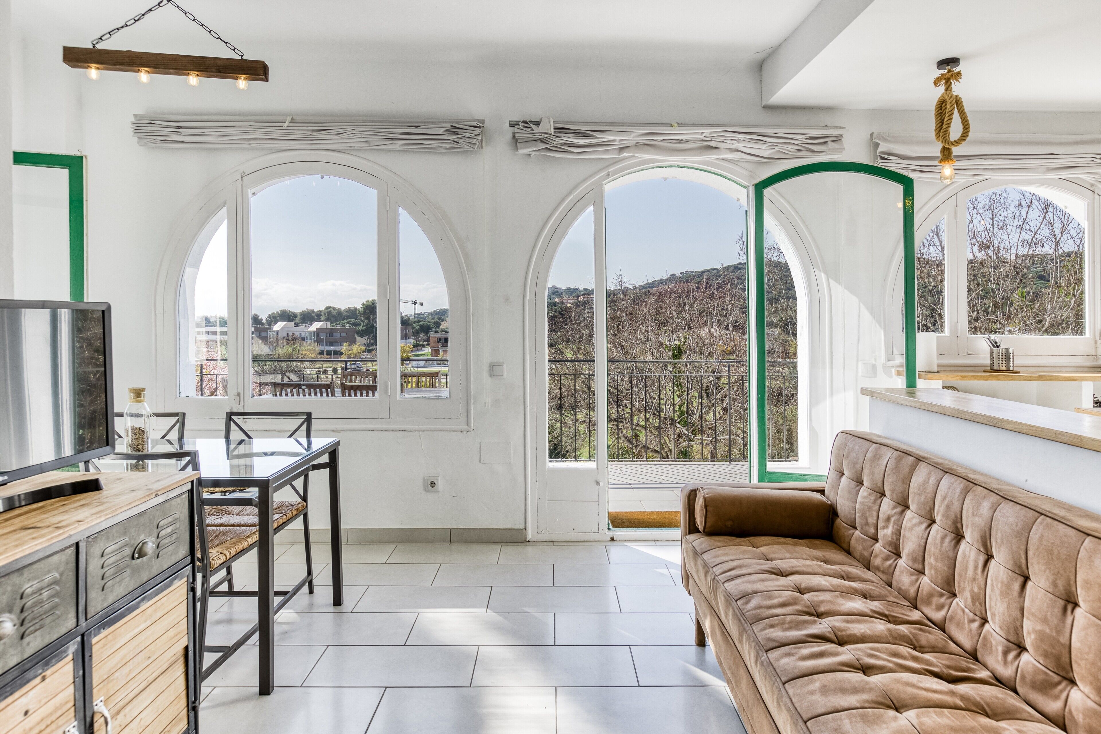 Fernseher, Tischtennisplatte