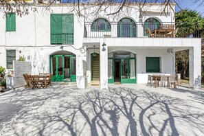 Exterior - Apartment 'El Forn' with Mountain Views, Wi-Fi and Air Conditioning (Castell d'Aro)