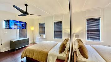 Comfort Studio, 1 Queen Bed, Non Smoking, Kitchen | Individually decorated, individually furnished, laptop workspace