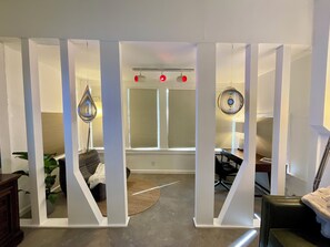 Deluxe Apartment, 1 Queen Bed with Sofa bed, Non Smoking, Kitchen | Living area | 75-inch Smart TV with digital channels, Netflix, Hulu - Hyde Park by TGE (Houston)