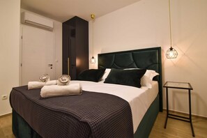 Iron/ironing board, travel cot, free WiFi, bed sheets - Apartment with rooftop pool A4, Bibinje (Bibinje)