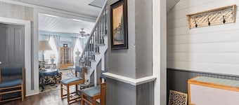 Pet-friendly Historic 4BR Home in Illinois