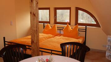 Silitysrauta/-lauta, Wi-Fi, vuodevaatteet