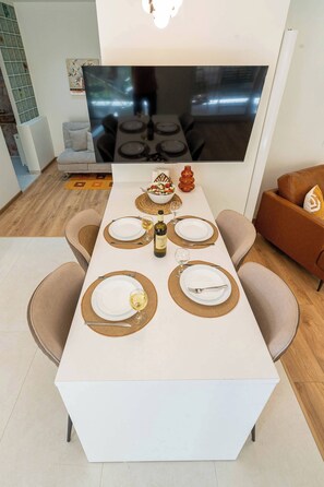 아파트, 침실 1개, 흡연, 발코니 | 다이닝