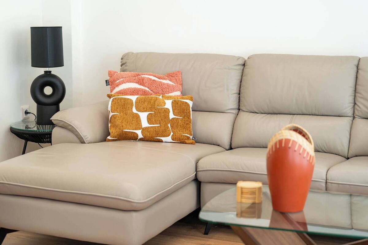 아파트, 침실 1개, 흡연, 발코니 | 거실 공간