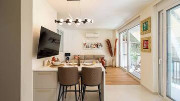Apartment, 1 Schlafzimmer, Raucher, Balkon | Esszimmer