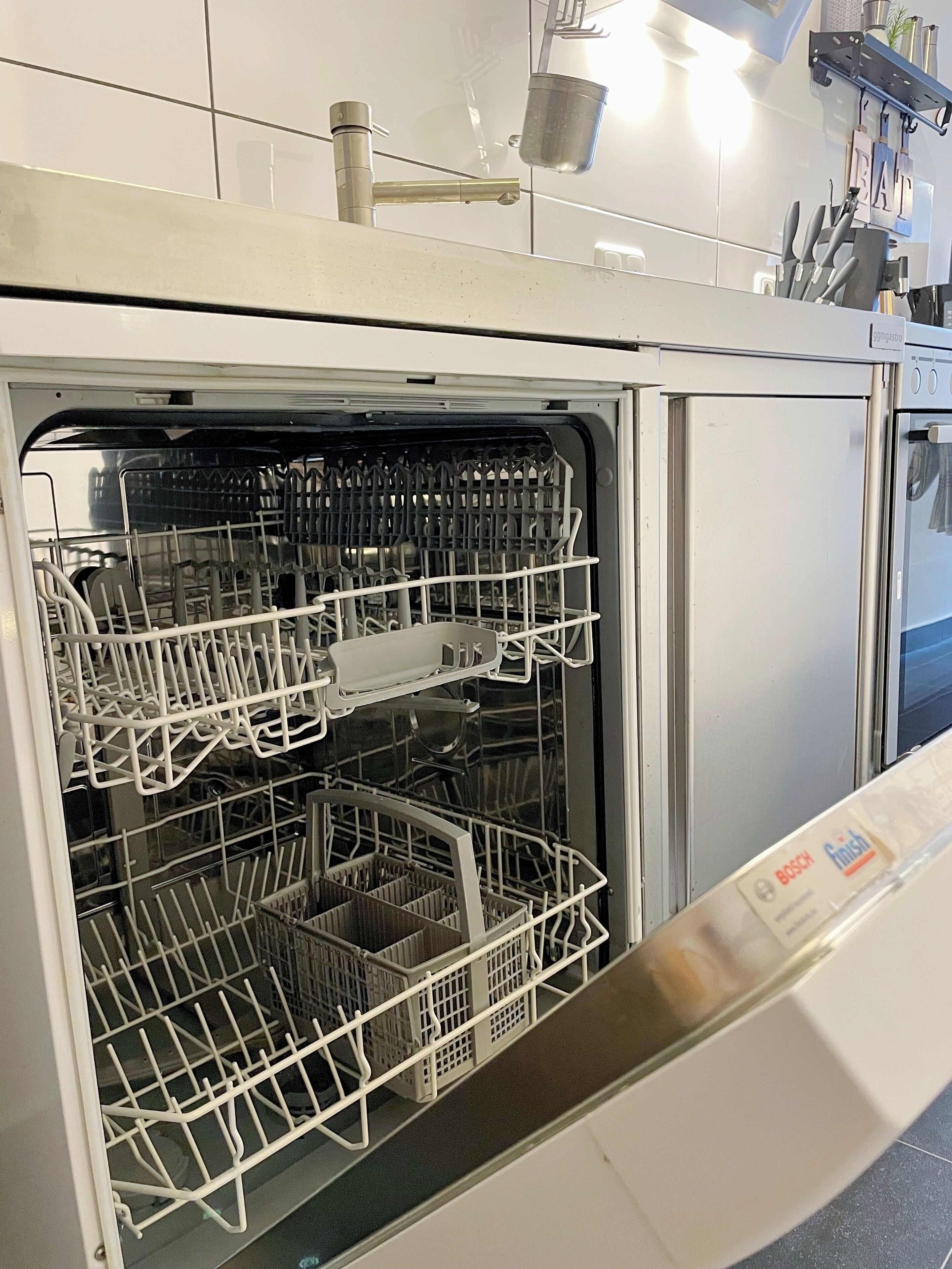 Kühlschrank, Ofen, Herdplatte, Geschirrspüler